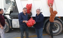 Derinkuyu Belediyesi’nden Vatandaşa Ücretsiz Soğan Dağıtımı