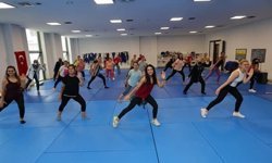 Nevşehir Kayaşehir Spor Salonunda Zumba Dönemi