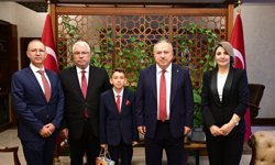 Nevşehir’de 23 Nisan Geleneği: Koltuklar Çocuklara Devredildi