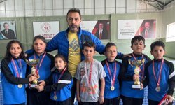 Özyayla İlkokulu Teniste Nevşehir Şampiyonu Oldu