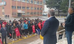 Nevşehir’de Öğrenciler Bayraklarla Sınıflara Girdi