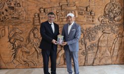 İş İnsanı Kemal Şahin ve Beraberindeki Heyetten Rektör Aktekin’e Ziyaret