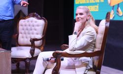 Pelin Çift Nevşehir’de Okurlarıyla Buluştu