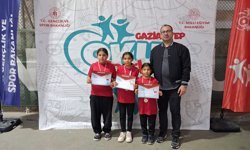 Özyayla’nın Genç Raketleri Türkiye Şampiyonası Yolunda