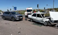Nevşehir Hacıbektaş’ta İki Araç Çarpıştı: 4 Yaralı