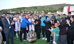 Kozaklı’da Şampiyonluk Kupası Caner Özer’in Annesine Takdim Edildi