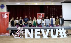 NEVÜ Bilim Kafe'de Farklı Disiplinlerden Uzmanlar Gençlerle Buluştu