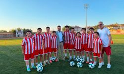 AK Parti İl Başkanı Aygün, Nevşehir Spor Futbol Okullarında sporcular ile buluştu