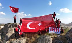 Nevşehir İHH'dan 15 Temmuz Şehitleri İçin Bayraklı Zirve Yürüyüşü
