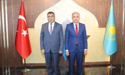 Rektör Aktekin Ahmet Yesevi Üniversitesi Mütevelli Heyet Başkanı Karaman’ı Ziyaret Etti