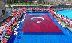 Nevşehir’de Havuzda Dev Türk Bayrağı! 30 Ağustos Coşkusu