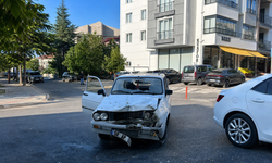 Nevşehir'de Önce Otomobile, Sonra Ağaca Çarptı: 2 Yaralı