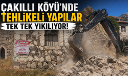 Derinkuyu Çakıllı Köyü’nde Metruk Binalar Yıkılıyor