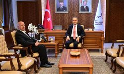 Hayırlı Hizmetler Vakfı Başkanı Avlanmaz, Vali Kök’ü Ziyaret Etti