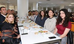 Rektör Aktekin Öğrenci Yemekhanesinde Öğrencilerle Bir Araya Geldi