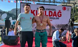 Nevşehirli Sporcu Minikler Başpehlivanı Oldu