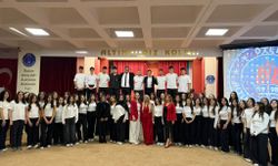 Altınyıldız Koleji Fen ve Anadolu Lisesi Cumhuriyetimizin 103. Yılını Büyük Bir Coşkuyla Kutladı