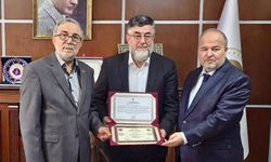 Nevşehir’de Din Görevlisi 55 Yaşında Hafız Oldu...