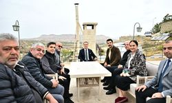 Kapadokya’da Çekilen “Sevdan Bir Ateş” Dizisine Vali Ziyareti