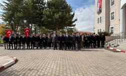 Kozaklı’da Cumhuriyet Bayramı İçin Çelenk Töreni Düzenlendi