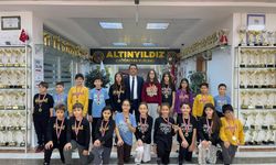 Altınyıldızlı Yüzücülerden 21 Birincilik, 51 Derece!