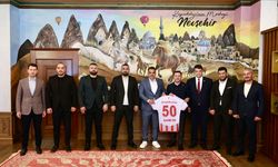 Nevşehir Belediye Başkanı Rasim Arı, Nevşehirspor Yönetimini Ağırladı