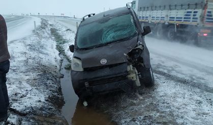 Nevşehir'de buzlanma kazaya neden oldu: Sürücüler uyarıldı