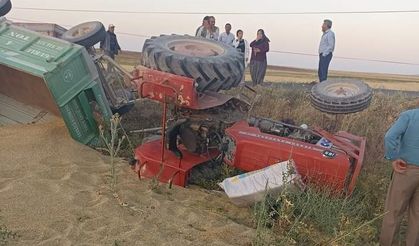 Nevşehir'de buğday yüklü traktör devrildi