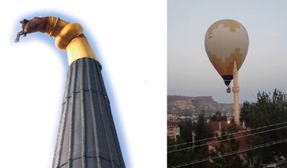 Kapadokya'da balon cami minaresine çarptığı anlar viral oldu