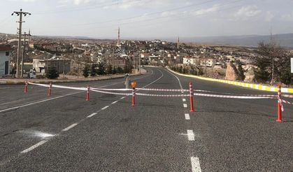 Çat Kasabası-Nevşehir yolu trafiğe kapatılıyor