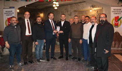 Nevşehir’deki gazeteciler Türk gecesinde stres attı