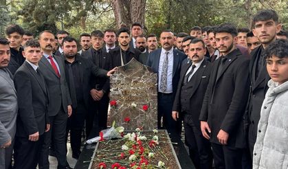 Nevşehir Ülkü Ocakları'ndan Türkeş’in kabrine ziyaret
