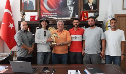 Kapadokya Atçılık Derneğinden Eren’e Plaketli Ziyaret
