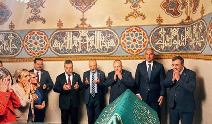 Bakan Ersoy ile Yılmaz Hacı Bektaş Veli Türbesini ziyaret etti