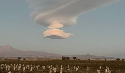 Kayseri Tomarza’da İlginç Bulut Görüntüleri Hayran Bıraktı