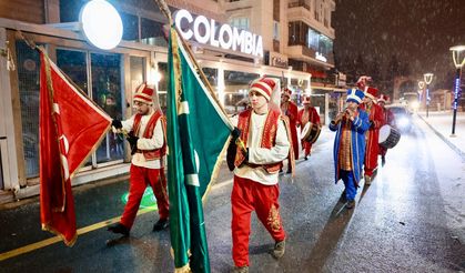 Mehteran Takımı Marşlar Çalarak Osmanlı Geleneğini Sürdürüyor