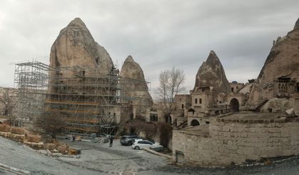 Kapadokya Alan Başkanlığı Göreme’de Peribacasını Onarıyor