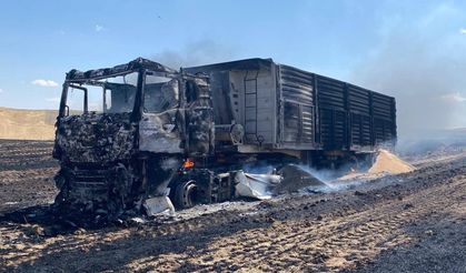 Nevşehir'de Yanan TIR, 180 Dönüm Buğday Tarlasını Kül Etti