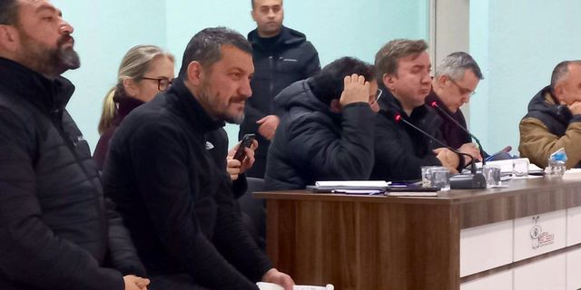 Açıkgöz, deprem bölgesi Elbistan'da muhtarlarla bir araya geldi