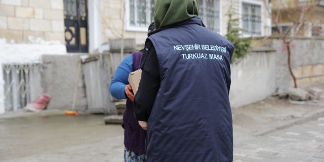 Nevşehirli hayırsever Eroğlu'dan ihtiyaç sahibi ailelere Ramazan kolisi