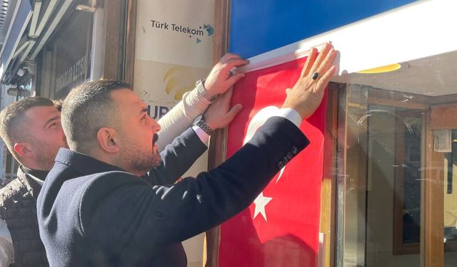Nevşehir Ülkü Ocaklarından Esnafa Türk Bayrağı