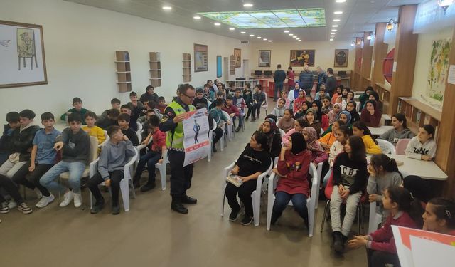 Jandarmadan Karapınar ortaokulunda trafik eğitimi