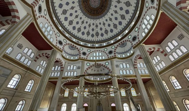 Nevşehir Külliye Camii'nde ilk Cuma namazı heyecanı!