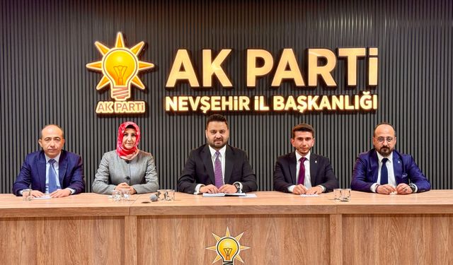 AK Parti yeni İl Yönetimi ilk toplantısını yaptı