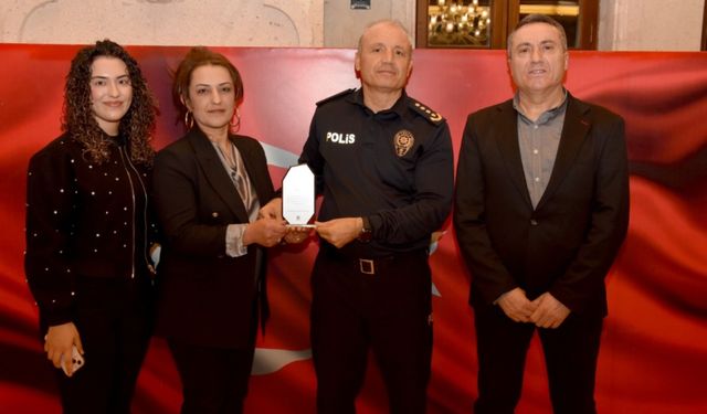 Nevşehir'de emekliye ayrılan Emniyet mensuplarına plaket