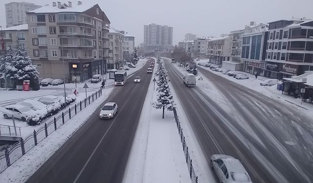 Nevşehir'de hava 20 derece düşüyor ve kar geliyor!