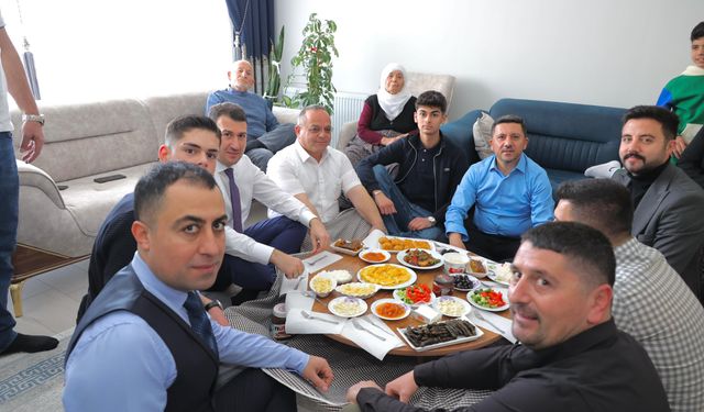Nevşehir Belediye Başkanı Arı Baba Ocağında Bayramlaştı