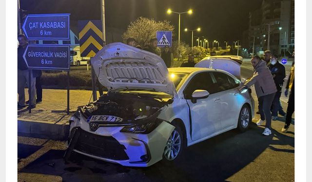 Nevşehir'de otomobiller kavşakta çarpıştı: 4 yaralı