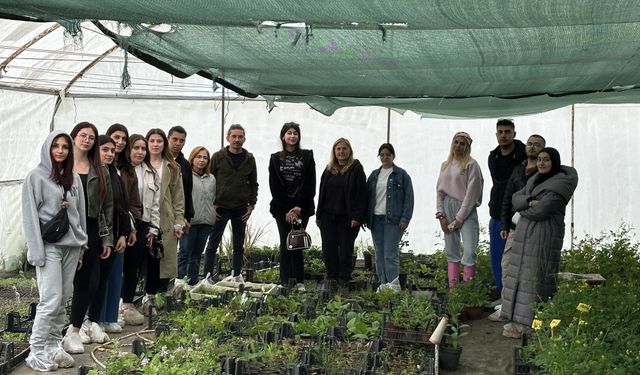 NEVÜ Öğrencileri Organik Tarım, Tıbbi ve Aromatik Bitkiler Hakkında Bilgilendirildi