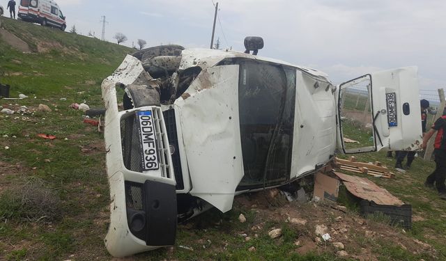Nevşehir'de yoldan çıkan araç şarampole uçtu: 3 yaralı
